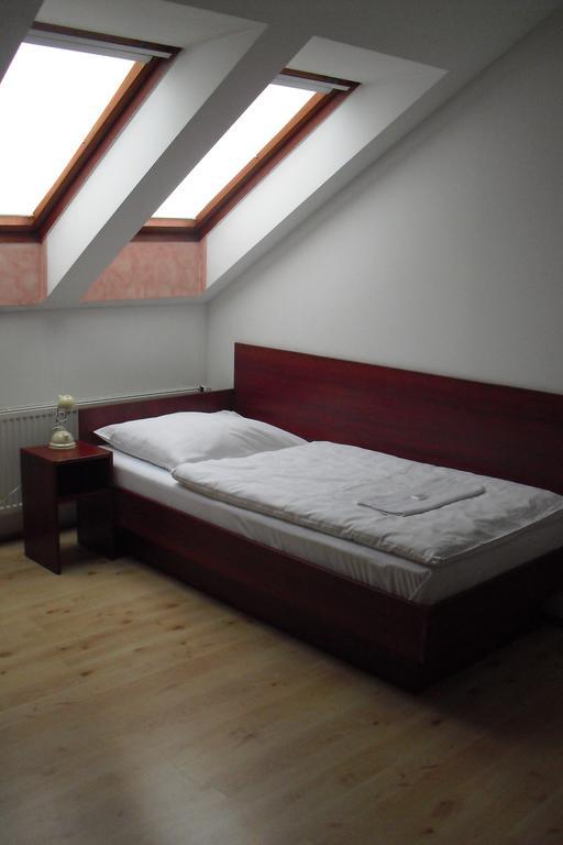 Restaurant Švejk a Pension Brno Kamer foto